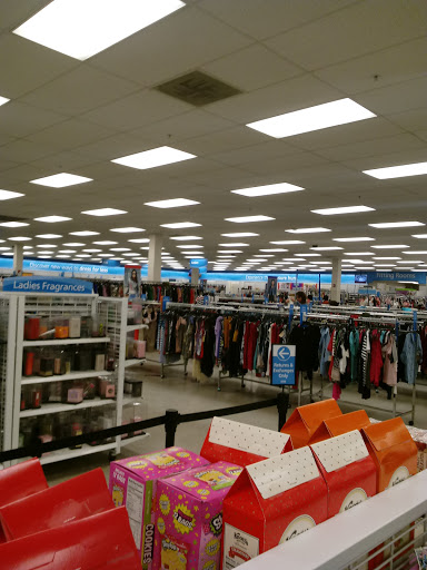 Clothing Store «Ross Dress for Less», reviews and photos, 921 E Commercial Blvd, Oakland Park, FL 33334, USA