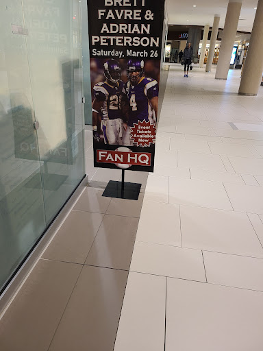 Shopping Mall «Ridgedale Center», reviews and photos, 12401 Wayzata Blvd, Minnetonka, MN 55305, USA