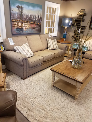 Furniture Store «Fashion Furniture», reviews and photos, 255 W El Paso Ave, Fresno, CA 93711, USA