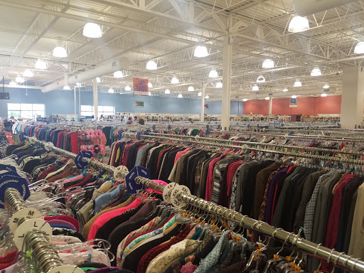 Thrift Store «Goodwill - Roseville, MN - Cleveland Avenue», reviews and photos, 2500 Cleveland Ave N, Roseville, MN 55113, USA