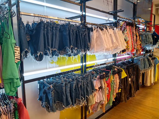 Stores to buy women's suits Rosario