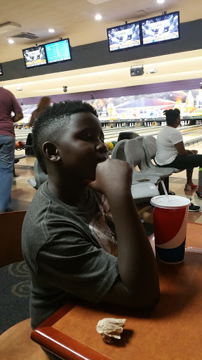 Bowling Alley «AMF Pikesville Lanes», reviews and photos, 1723 Reisterstown Rd, Pikesville, MD 21208, USA