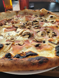 Plats et boissons du Pizzeria Solo Pizza Napoletana à Chessy - n°5