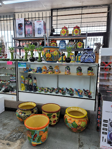 Thrift Store «Thrift & Dollar Mart», reviews and photos, 1915 E Park Row Dr, Arlington, TX 76010, USA