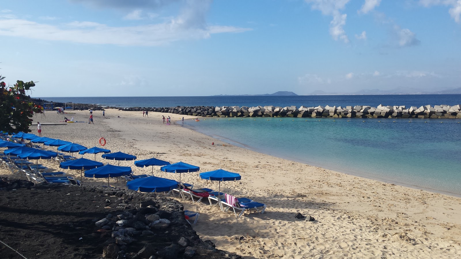 Φωτογραφία του Παραλία Φλαμίνγκο με επίπεδο καθαριότητας πολύ καθαρό