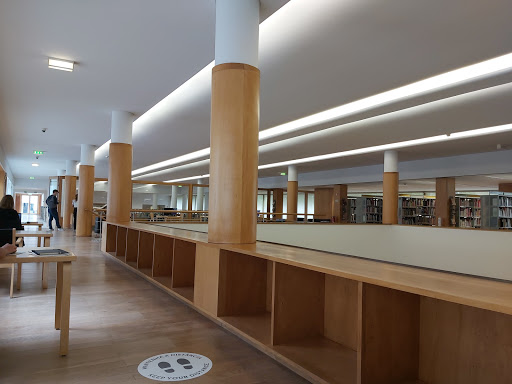 Biblioteca Municipal Almeida Garrett