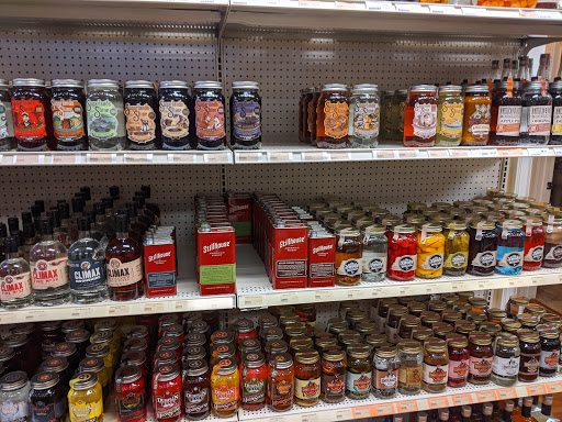 Liquor Store «Peavine Wine & Spirits», reviews and photos, 745 Peavine Rd, Crossville, TN 38571, USA