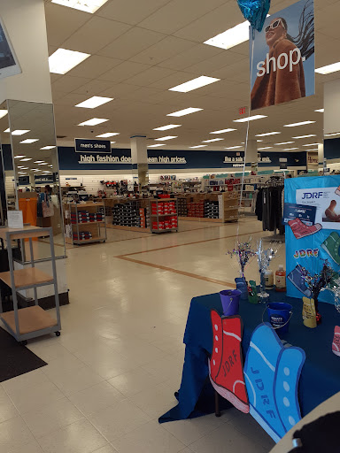 Shopping Mall «Lehigh Shopping Center», reviews and photos, W Union Blvd, Bethlehem, PA 18018, USA