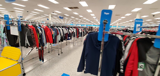 Clothing Store «Ross Dress for Less», reviews and photos, 1844 E Ridge Pike, Royersford, PA 19468, USA