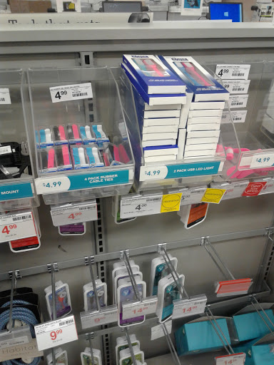 Office Supply Store «Staples», reviews and photos, 3090 Slauson Ave, Huntington Park, CA 90255, USA