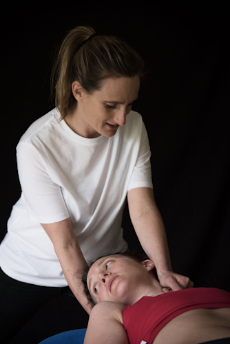 Sports Massage, Pregnancy Massage & Medical Acupuncture - Hannah Emanuel - Brighton