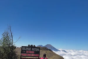 Puncak Gunung Prau 2590 mdpl image