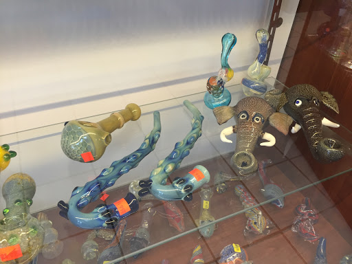 Tobacco Shop «Lombard Tobacco», reviews and photos, 890 E Roosevelt Rd, Lombard, IL 60148, USA