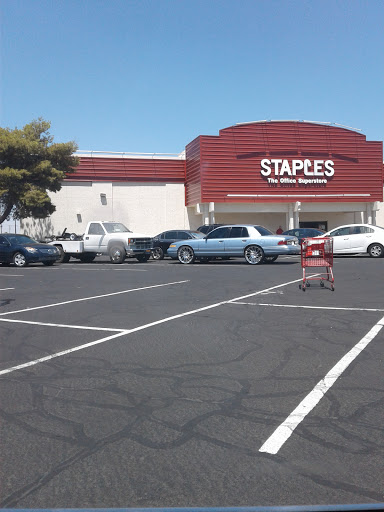 Office Supply Store «Staples», reviews and photos, 4350 W Camelback Rd, Glendale, AZ 85301, USA