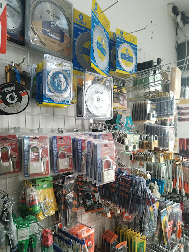 مؤسسة نايف خلف التجارية للكهرباء والسباكة ومواد البناء والعدد الصناعية 