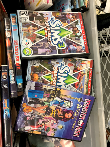 Thrift Store «Village Discount Outlet Store 03», reviews and photos, 2032 N Milwaukee Ave, Chicago, IL 60647, USA