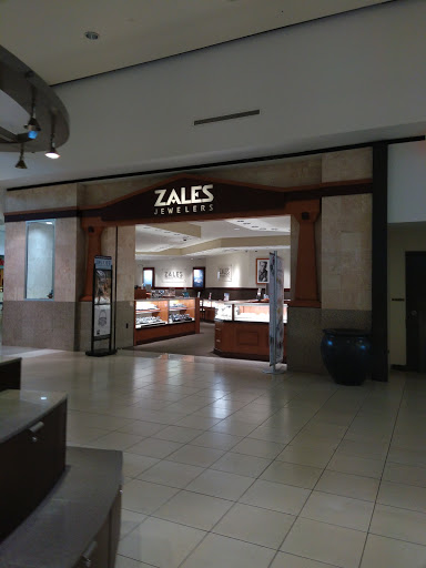 Jewelry Store «Zales - The Diamond Store», reviews and photos, 1596 Rio Rd E, Charlottesville, VA 22901, USA