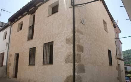 Apartamentos el Huerto del Cura - Valle del Jerte C. las Escuelas, 4, 10610 Cabezuela del Valle, Cáceres, España