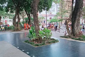 Plaza Bolívar - QUILLACOLLO image