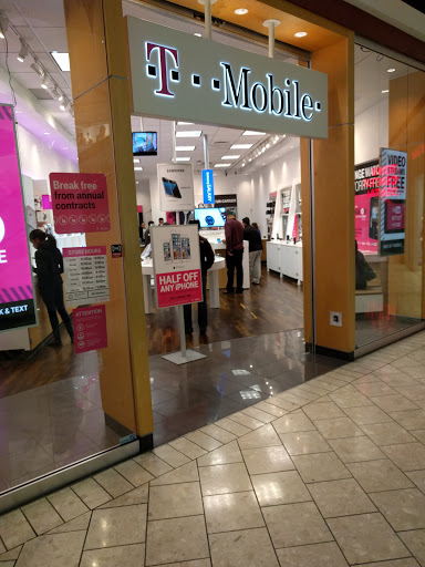 Cell Phone Store «T-Mobile», reviews and photos, 100 Greyrock Pl e, Stamford, CT 06901, USA
