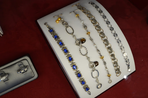 Pawn Shop «Pawn in Private», reviews and photos, 1741 E Central Rd, Arlington Heights, IL 60005, USA