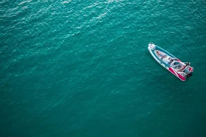 L'Eden Boat - Visite des Calanques en bateau avec skipper image