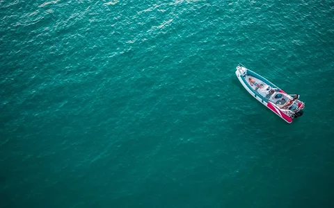 L'Eden Boat - Visite des Calanques en bateau avec skipper image