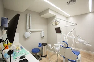 Milenium Dental Clinic Oviedo - Sanitas image