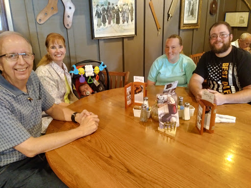 American Restaurant «Cracker Barrel Old Country Store», reviews and photos, 1005 Village Green Crossing, Gallatin, TN 37066, USA
