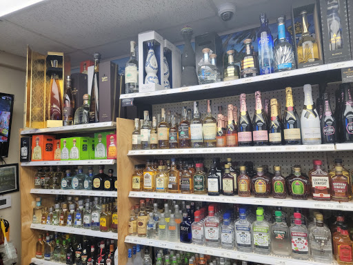 Liquor Store «Maple Ave Liquors & Wines», reviews and photos, 871 Maple Ave, Hartford, CT 06114, USA