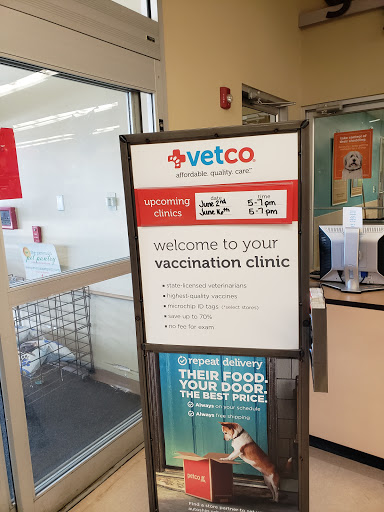 Pet Supply Store «Petco Animal Supplies», reviews and photos, 26 Coliseum Crossing, Hampton, VA 23666, USA