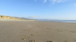 Fotografie cu Morfa Dyffryn beach cu drept și lung