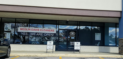 Dry Cleaner «Medlin-Davis Cleaners, Bent Tree», reviews and photos, 7901-121 Falls of Neuse Rd, Raleigh, NC 27615, USA