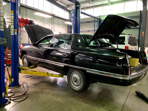 Auto Repair Shop «Springdale Automotive (Brownsboro)», reviews and photos, 8005 Brownsboro Rd, Louisville, KY 40241, USA