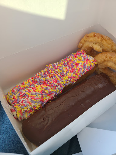 Donut Shop «The Donut Palace», reviews and photos, 37 Clarkson Rd, Ellisville, MO 63011, USA