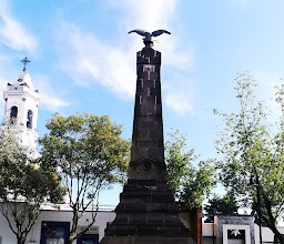 Monumento al maestro photo