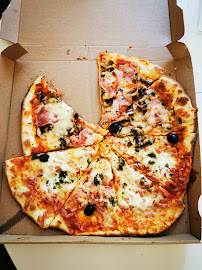 Plats et boissons du Pizzas à emporter LE KIOSQUE A PIZZAS à Saint-Julien-du-Sault - n°2