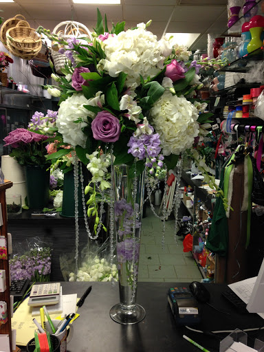 Florist «Elegant Florist», reviews and photos, 6909 4th Ave, Brooklyn, NY 11209, USA