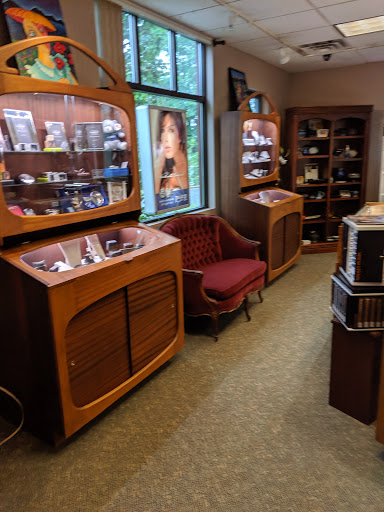 Jewelry Store «Pearce Jewelers», reviews and photos, 41 Glen Rd, West Lebanon, NH 03784, USA