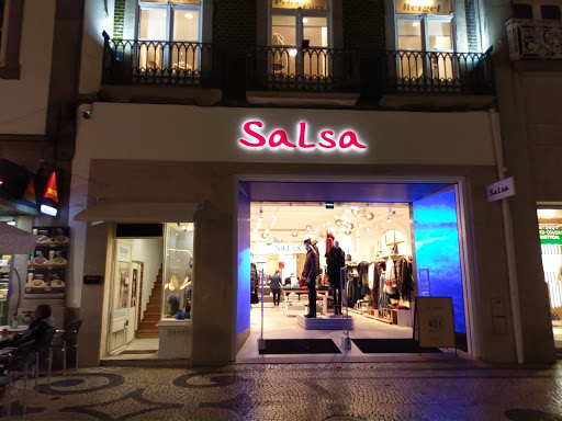 Stores to buy women's clothing Oporto