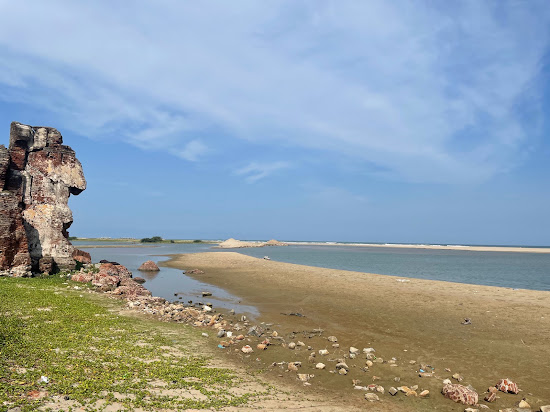 Alamparai Fort Beach