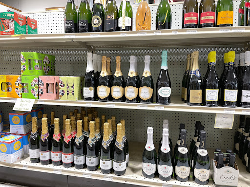 Liquor Store «Short Stop Wine & Spirits», reviews and photos, 2190 Eagle Creek Ln # F, St Paul, MN 55129, USA