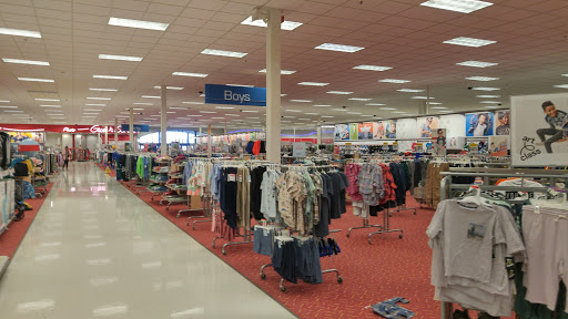 Department Store «Target», reviews and photos, 3885 E Main St, St Charles, IL 60174, USA