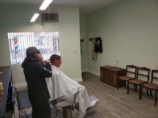 Barber Shop «The Broken Comb Barber Shop», reviews and photos, 2205 N Lakewood Blvd, Long Beach, CA 90815, USA