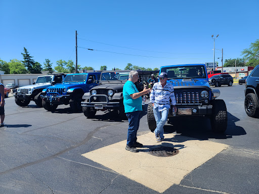 Car Dealer «Bill Gaddis Chrysler-Dodge-Jeep-Ram», reviews and photos, 1717 Wheeling Ave, Muncie, IN 47303, USA