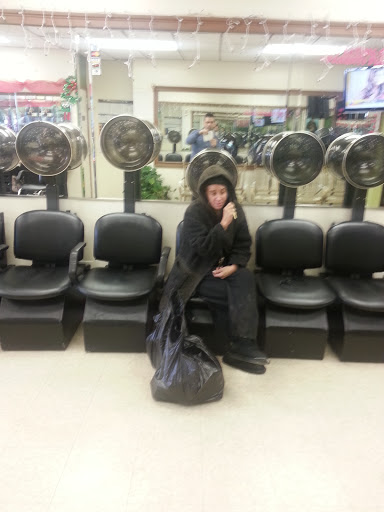 Beauty Salon «Grand Dominicano Beauty Salon», reviews and photos, 1812 Flatbush Ave, Brooklyn, NY 11210, USA