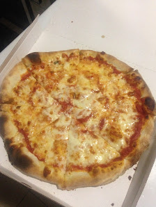Royal Pizza Viale Fratelli Vivaldi, 25, 48125 Lido di Classe RA, Italia