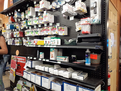 Pet Supply Store «River Valley Feed & Pet Supply», reviews and photos, 6549 16th St, Rio Linda, CA 95673, USA