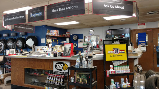 Tire Shop «Big 8 Tyre Center», reviews and photos, 205 Lincoln Hwy, Nevada, IA 50201, USA