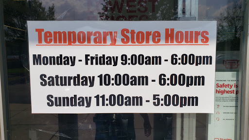 Office Supply Store «Staples», reviews and photos, 7157 Narcoossee Rd, Orlando, FL 32822, USA